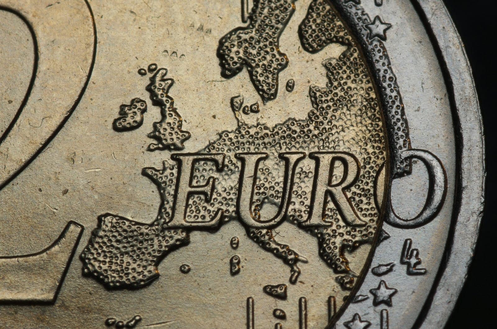Geopolitiniai lūžiai stiprina eurą: ar tai ilgalaikė tendencija?