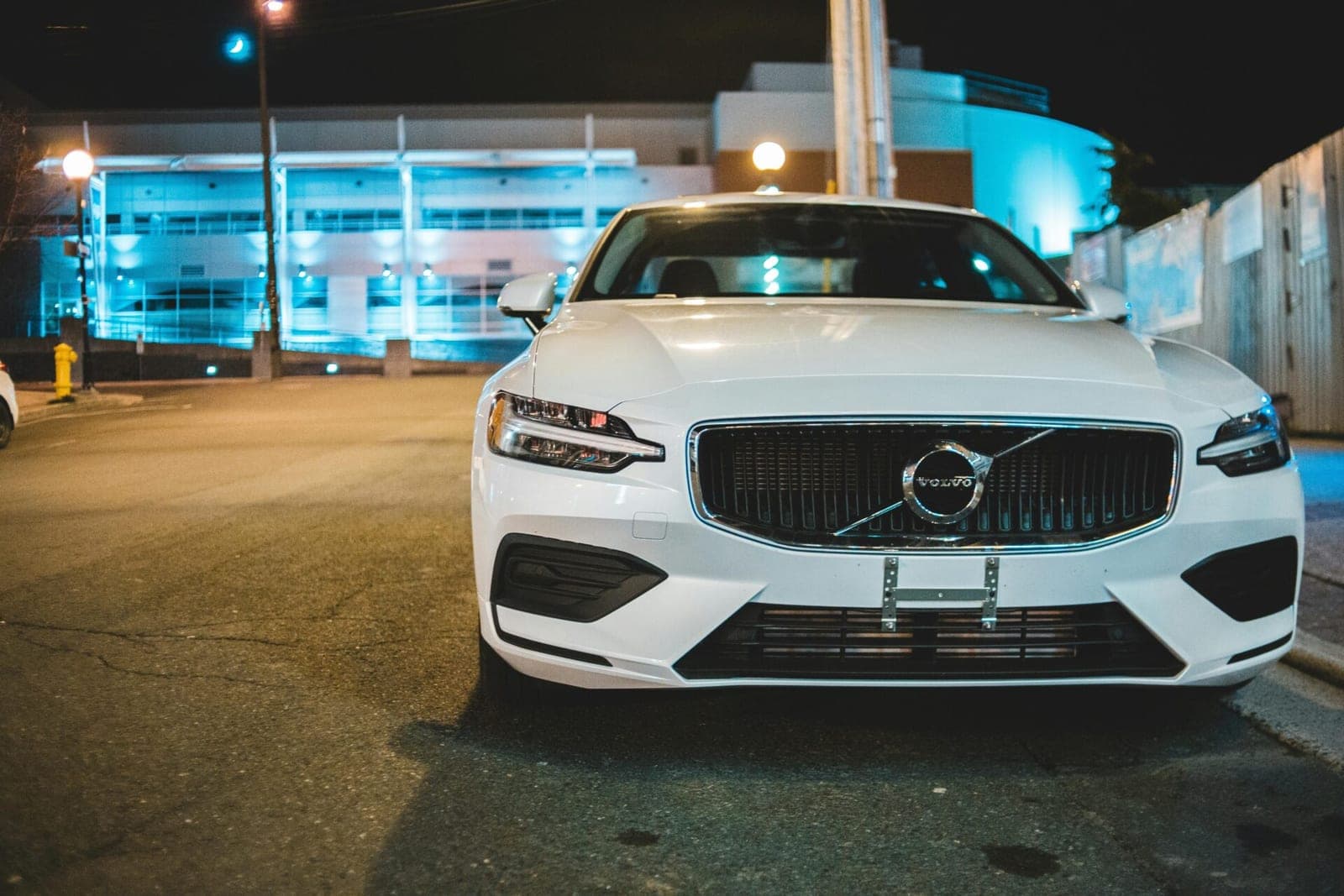 „Volvo“ dėl prekybos neapibrėžtumo panaikins 3 000 darbo vietų