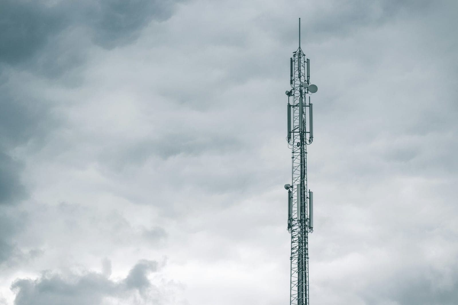 JAV fondas „Stonepeak“ perka „Bitė Group“ bokštų infrastruktūrą už 480 mln. eurų