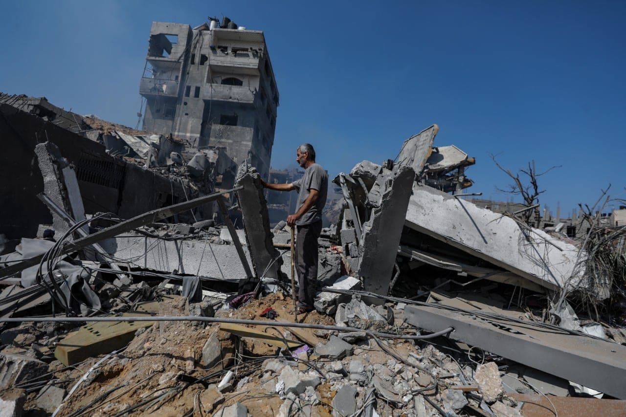 Gaza virto pragaru: ligoninės perpildytos, mirusieji laidojami masinėse kapavietėse