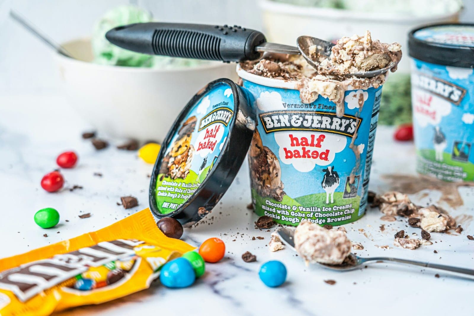 „Ben & Jerry's“ įkūrėjas traukiasi: kaltina „Unilever“ išdavus prekės ženklo vertybes