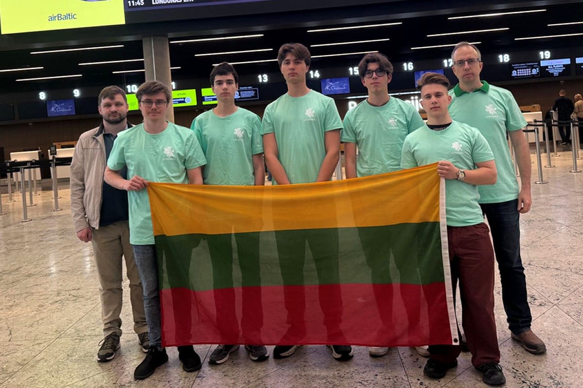 Lietuvos jaunieji fizikai Europoje sužibėjo medaliais: iš Geteborgo parsivežė sidabrą ir bronzą