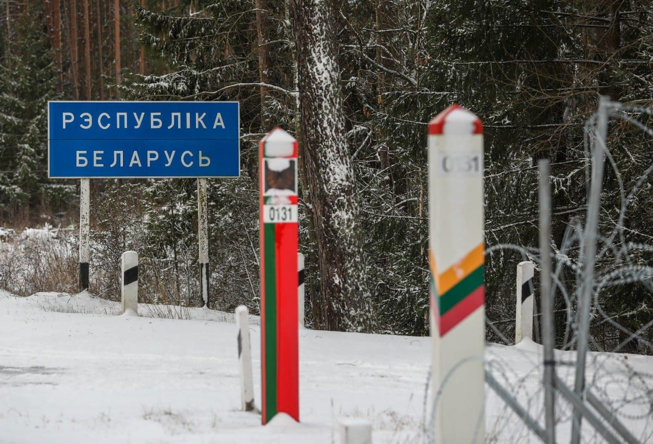 Sujudimas Baltarusijos pasienyje: telkiama karinė technika