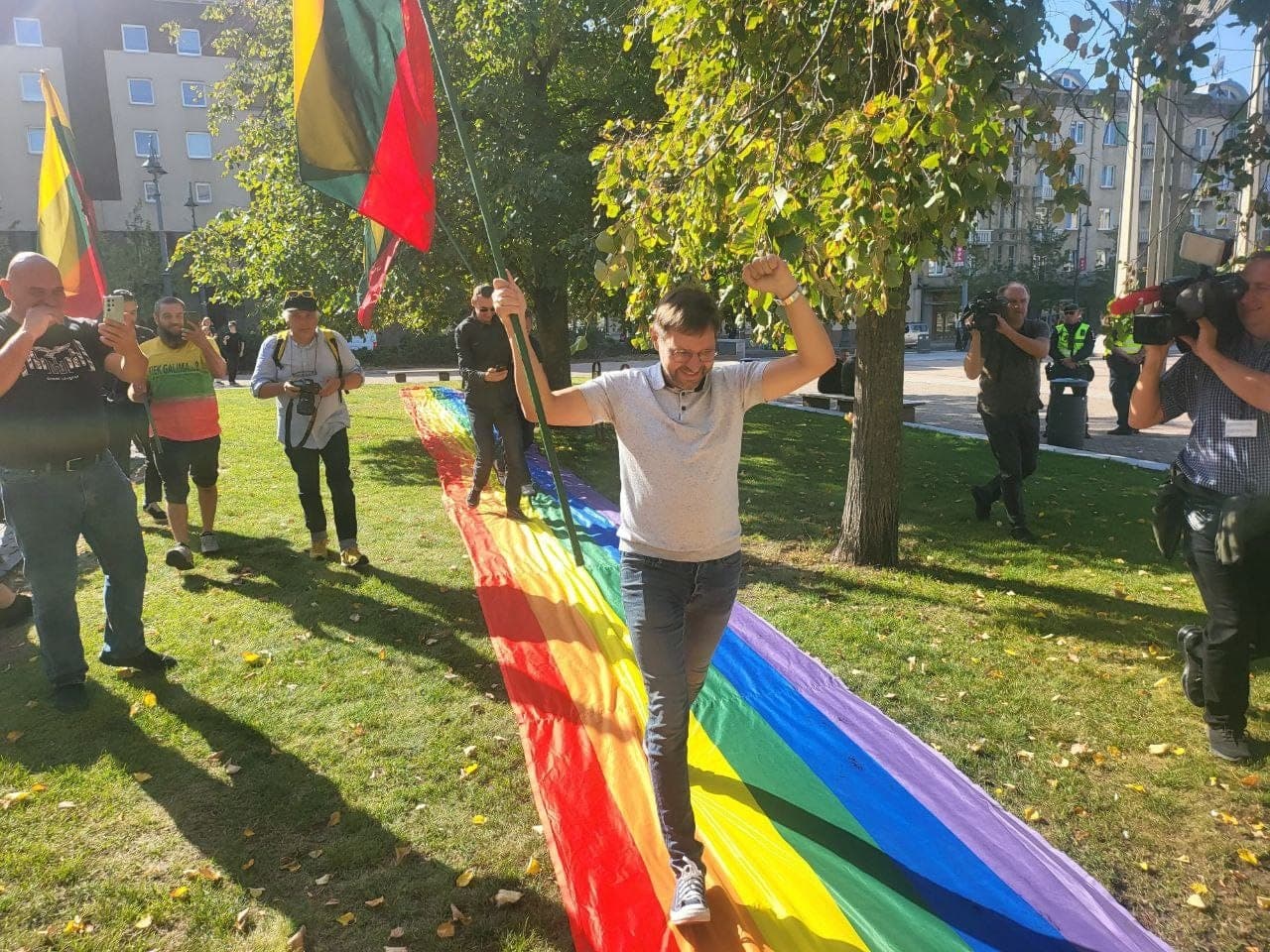 Antanas Kandrotas ir Petras Gražulis nutraukė gėjų ir lesbiečių mitingą