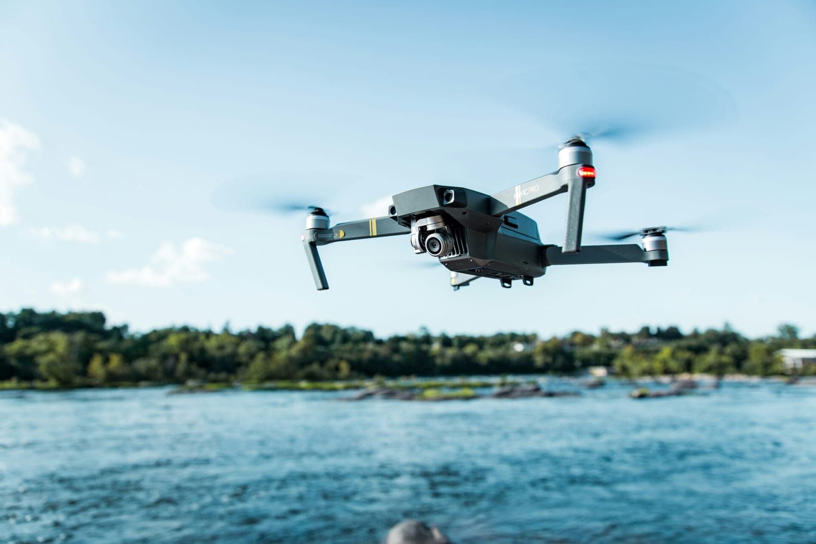 Lietuva „prasimetė“ – pirko dronus ne iš ten, kur reikia?