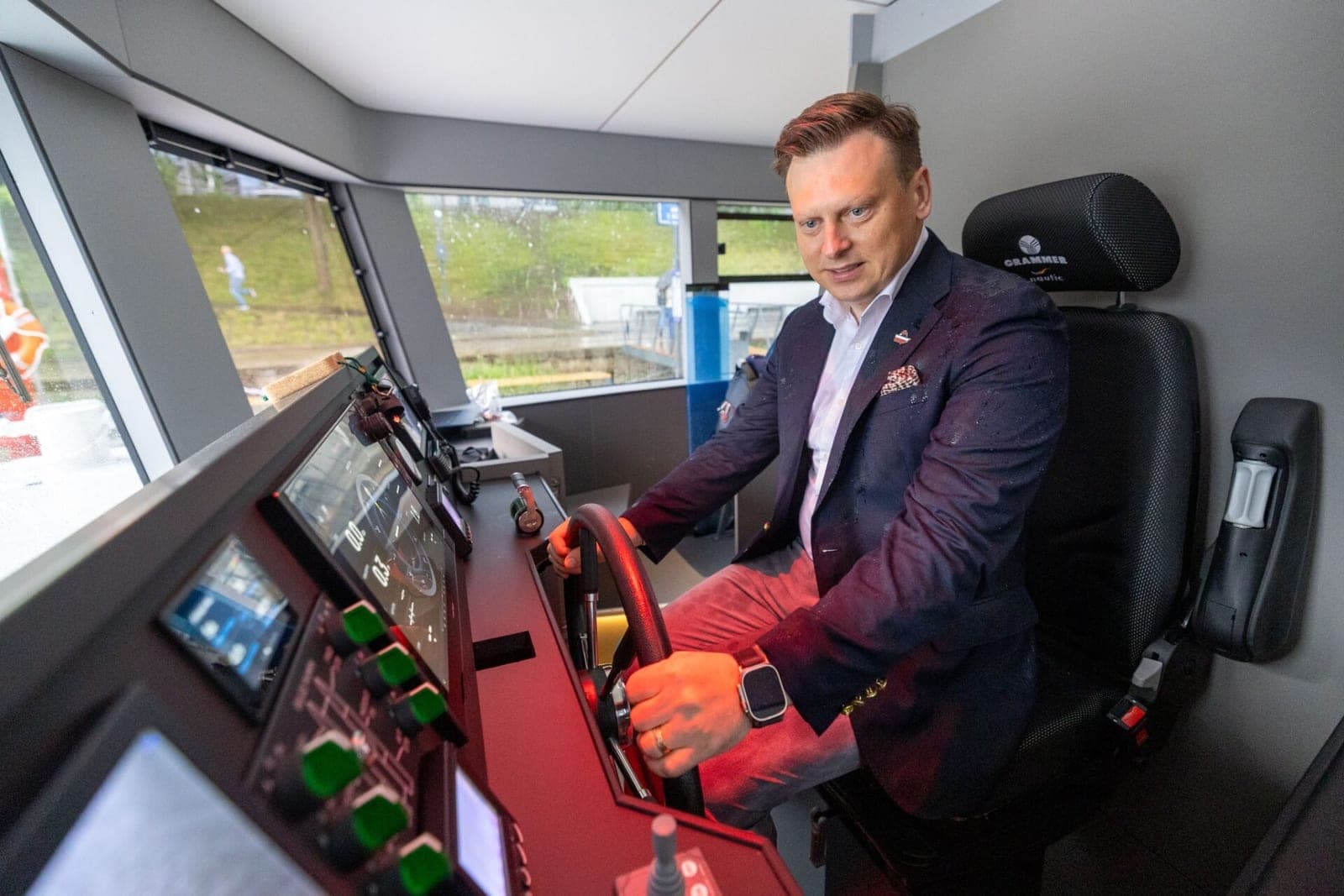 Vos į upę paleidęs milijoninius laivelius Vilnius keliones buvo priverstas laikinai stabdyti