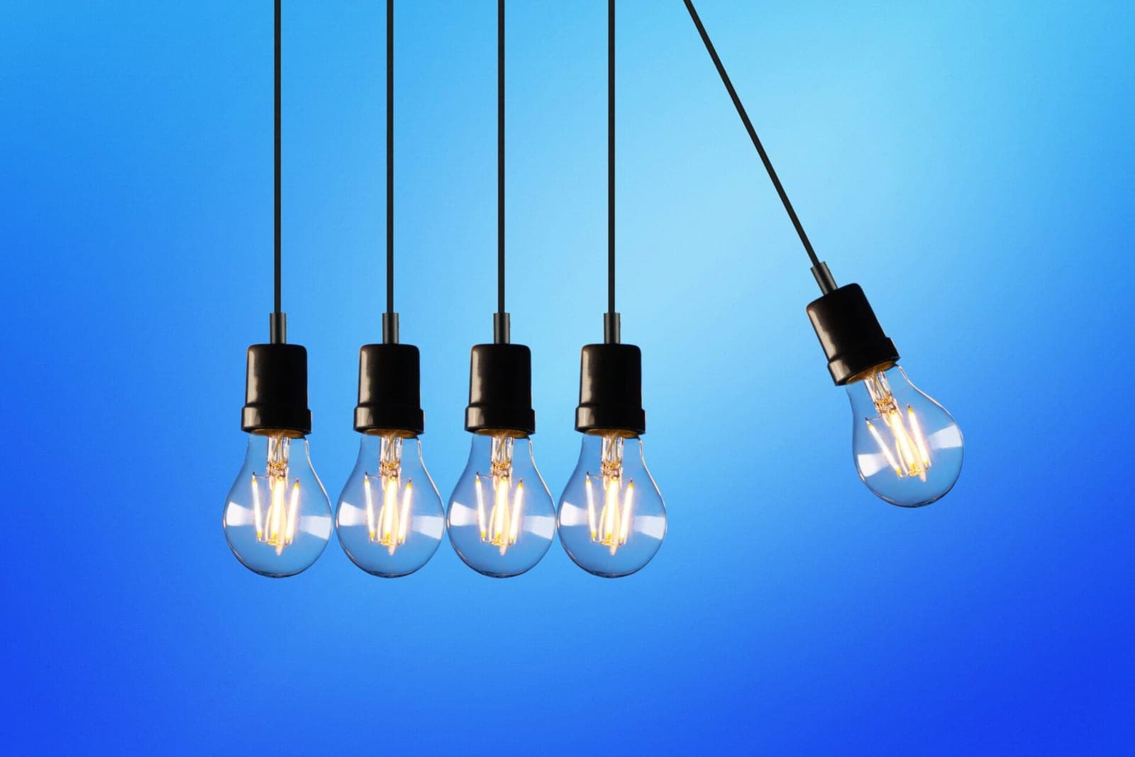 Elektros kainų šokas: pasiektas 4 eurų už kilovatvalandę rekordas