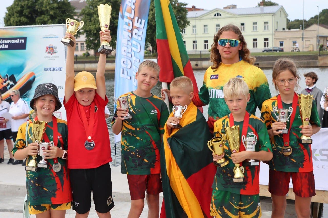 Lietuvos motorlaivių rinktinė triumfavo pasaulio čempionate Liepojoje