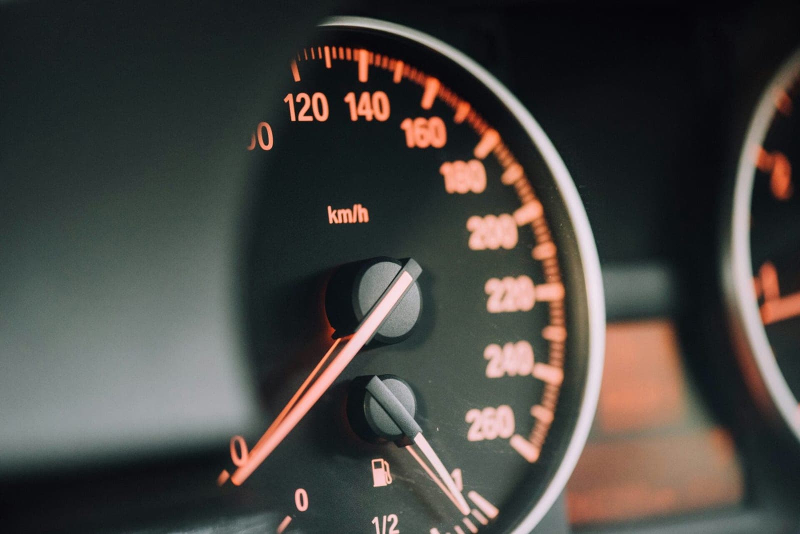 Automobilio vertės sumažėjimas po autoįvykio – ko turite reikalauti iš draudiko