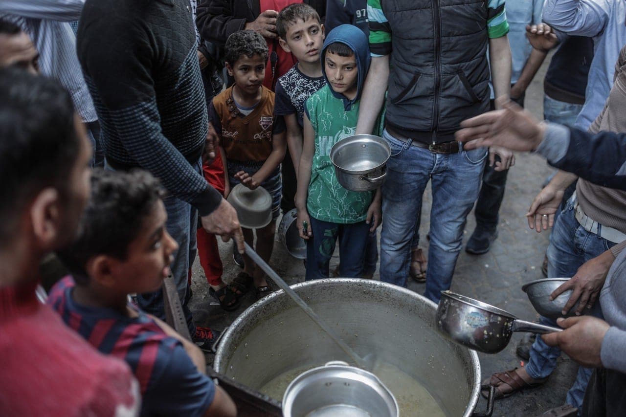 Vakarai nusigręžia nuo palestiniečių: laukia badas ir mirtys