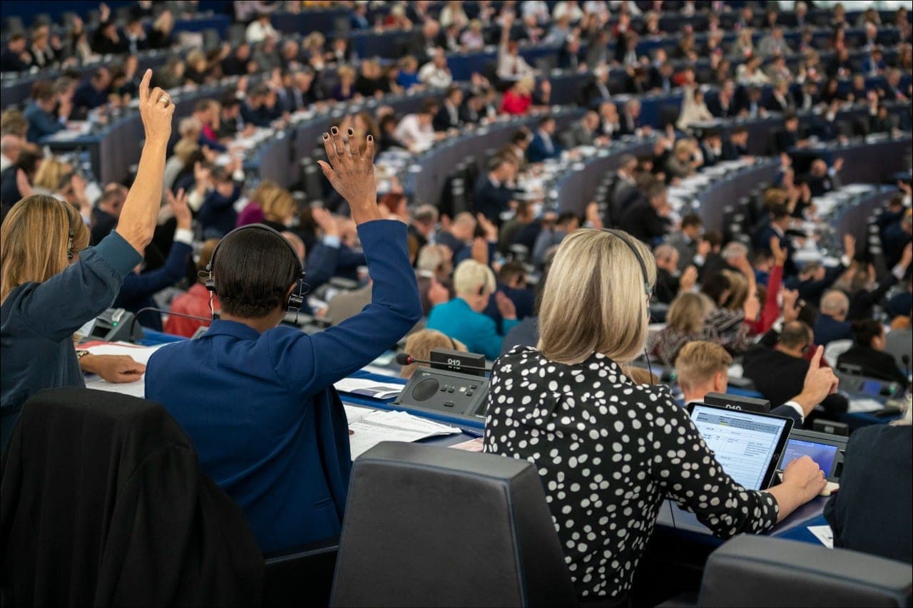 Vokiečių politikas pareiškė, kad Europos Parlamento nariai - korumpuoti