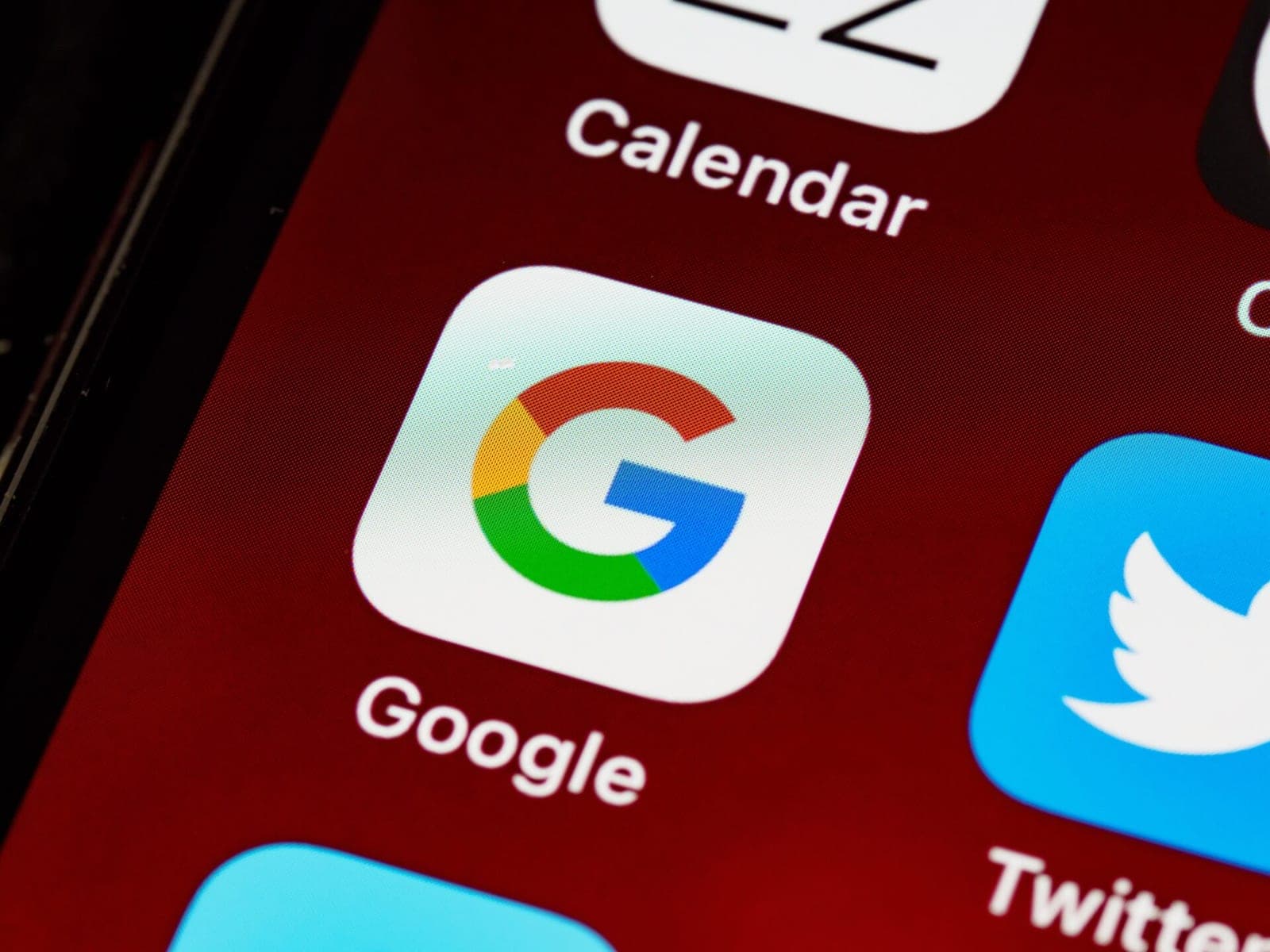 „Google“, „Amazon“ ir kitos technologijų kompanijos po masinių atleidimų įdarbina pigią darbo jėgą