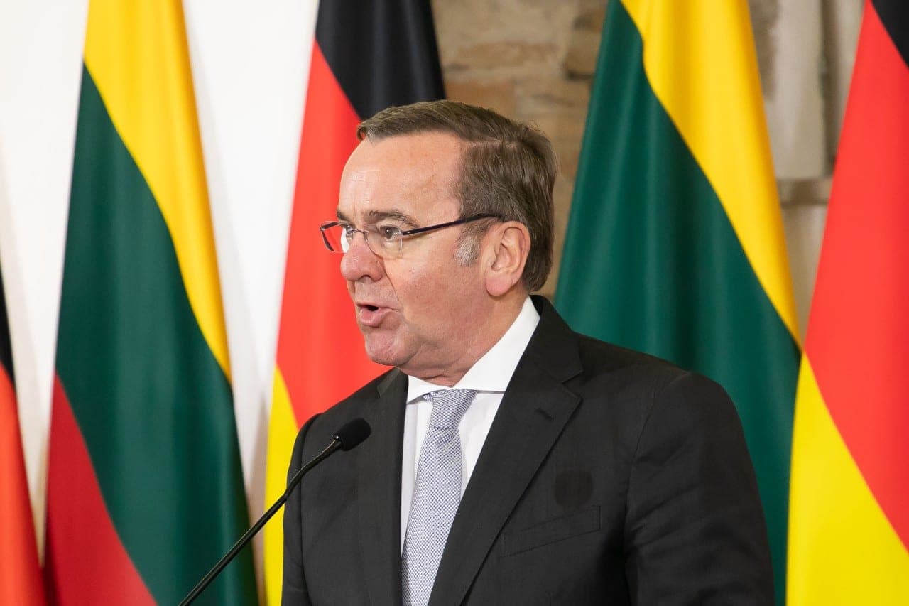 NATO susitikimo išvakarėse žinia iš Vokietijos: gynybai skirs mažiau