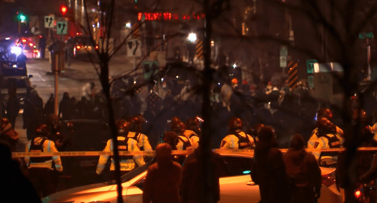 ICE agentas Mineapolyje per susirėmimą pašovė vyrą