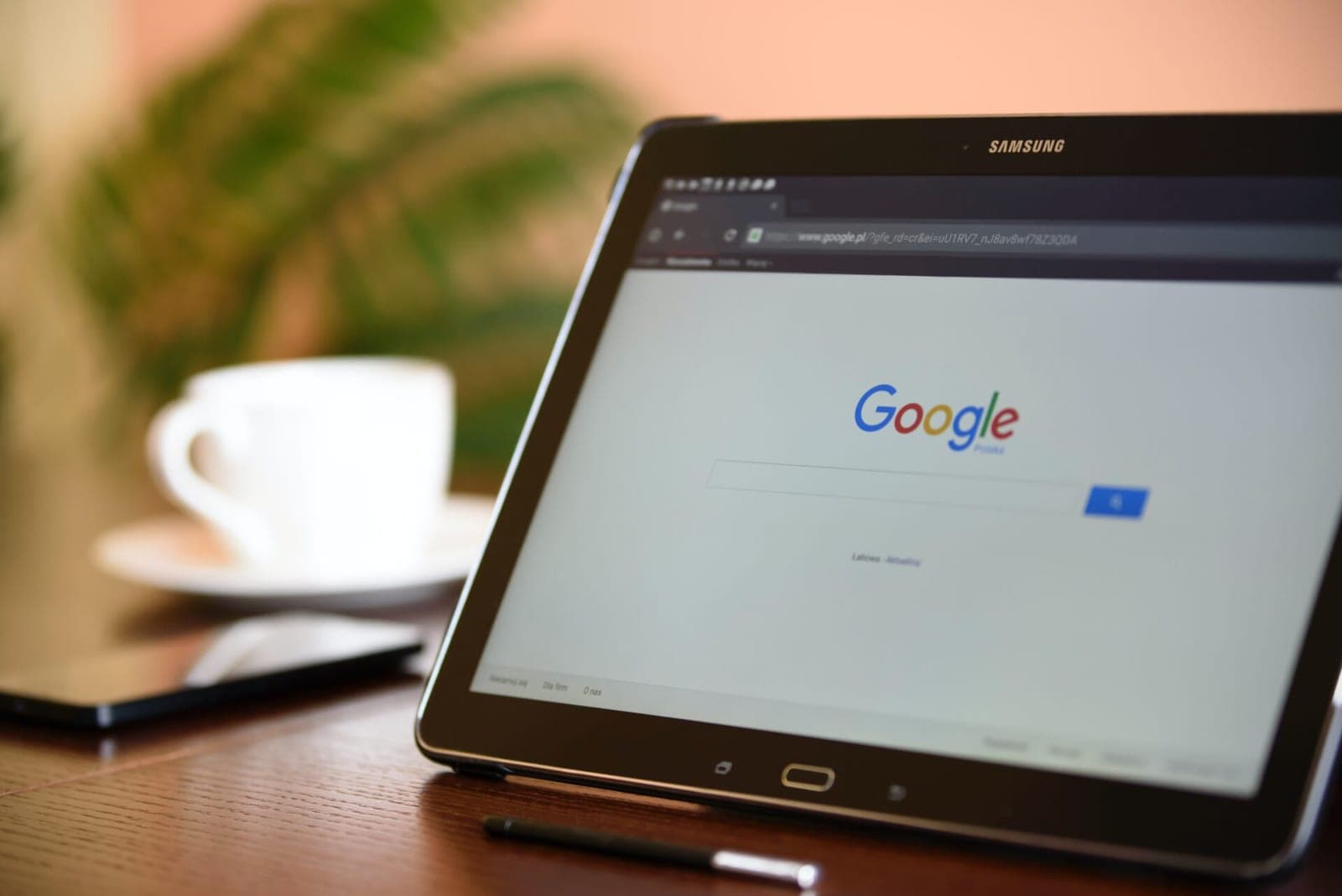 „Google“ dirbtinis intelektas dabar galės net ir skaityti ranka rašytus receptus