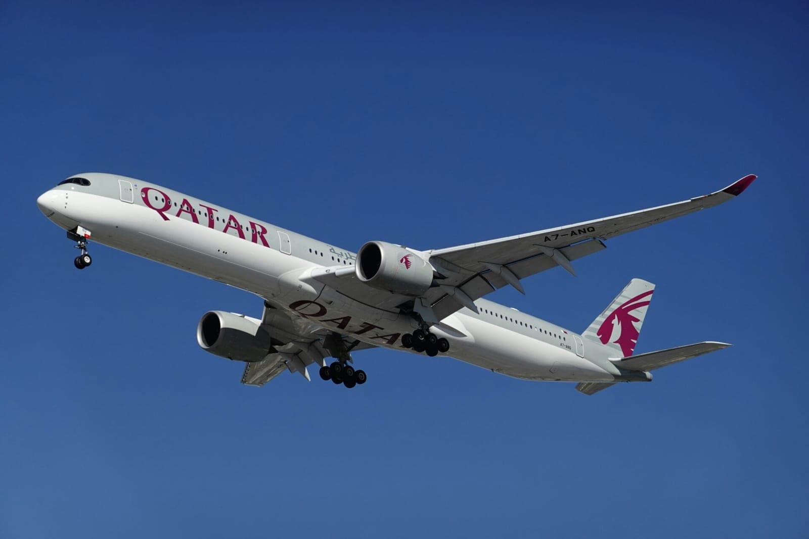 „Qatar Airways“ pradeda ribotus skrydžius iš Maskato ir Rijado