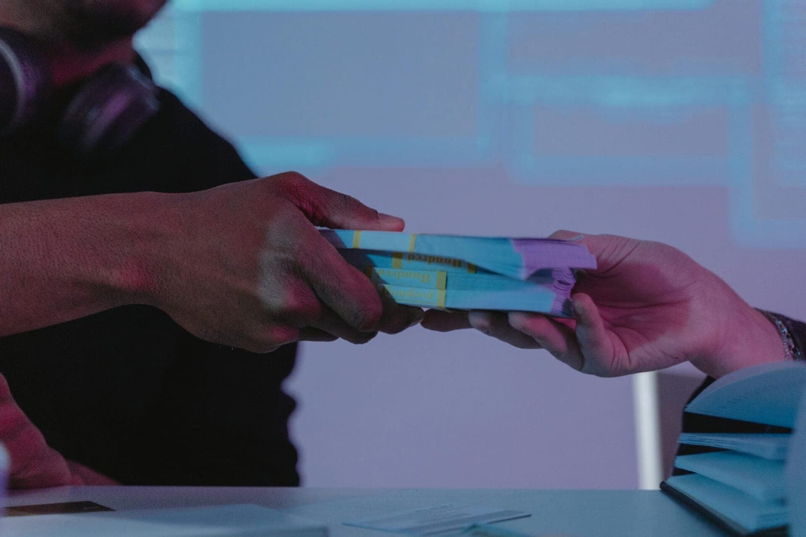 Seime – siūlymas bankams griežtinti atsakomybę už žmonių laikomus pinigus