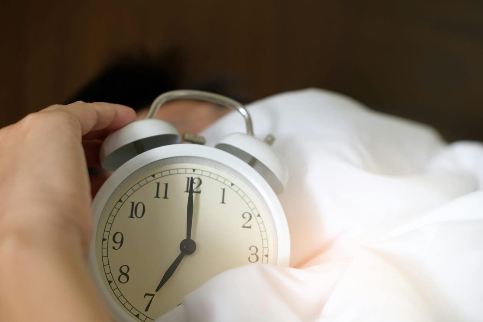 Tyrimas: beveik pusė lietuvių negali kokybiškai išsimiegoti – ką daryti?