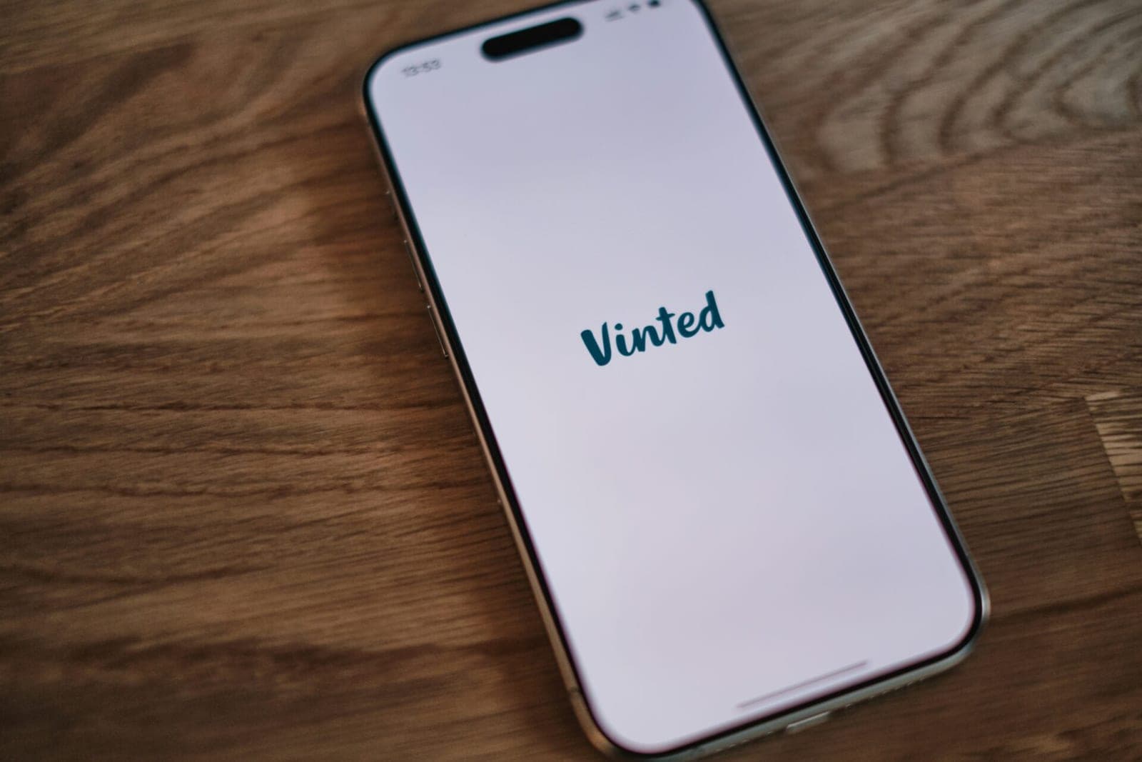Dėvėtų drabužių platforma „Vinted“ tapo sukčių lopšiu?