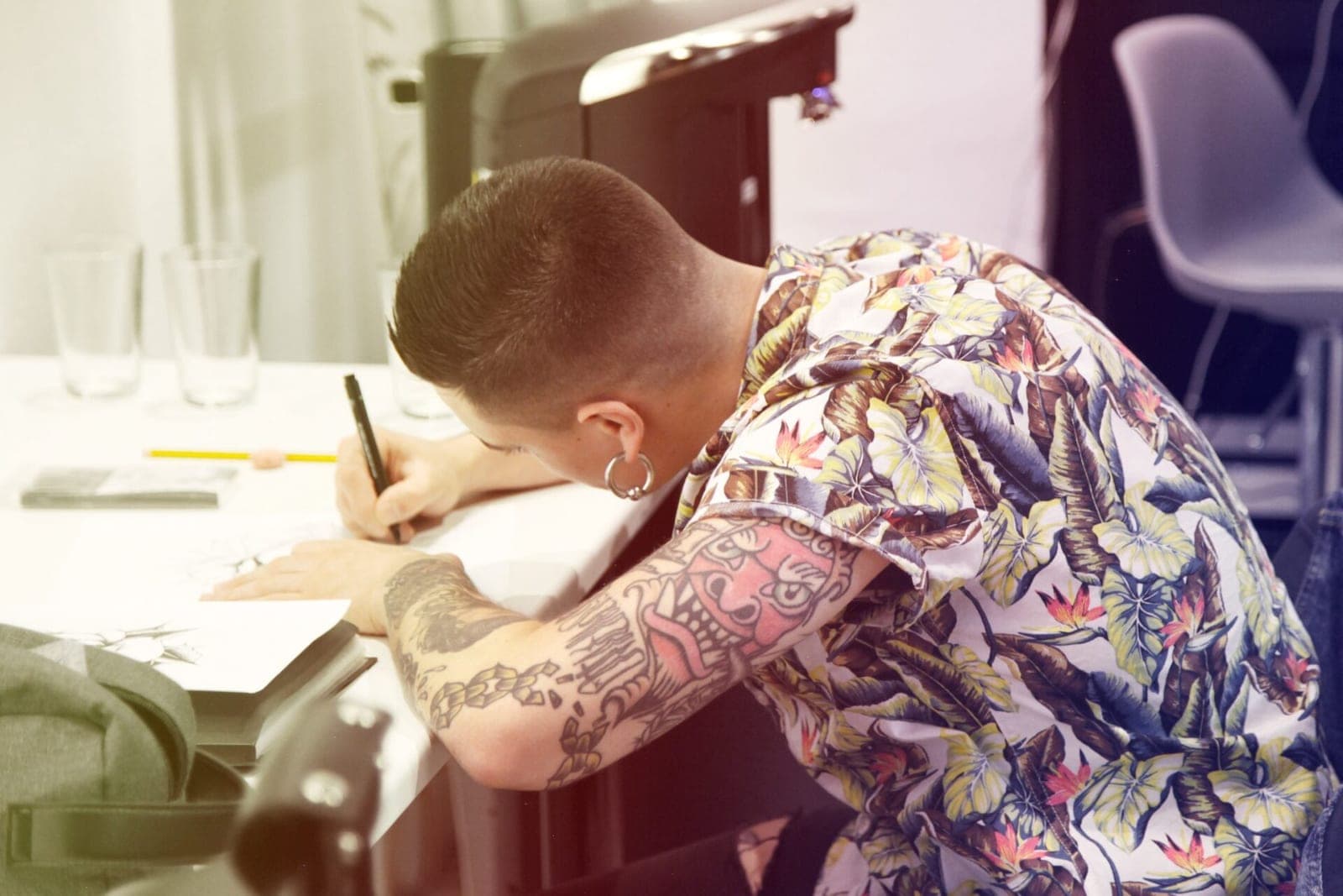 Nelauktas žadintuvas menininkams: tatuiruočių salonai ruošiasi naujiems ES rašalo draudimams