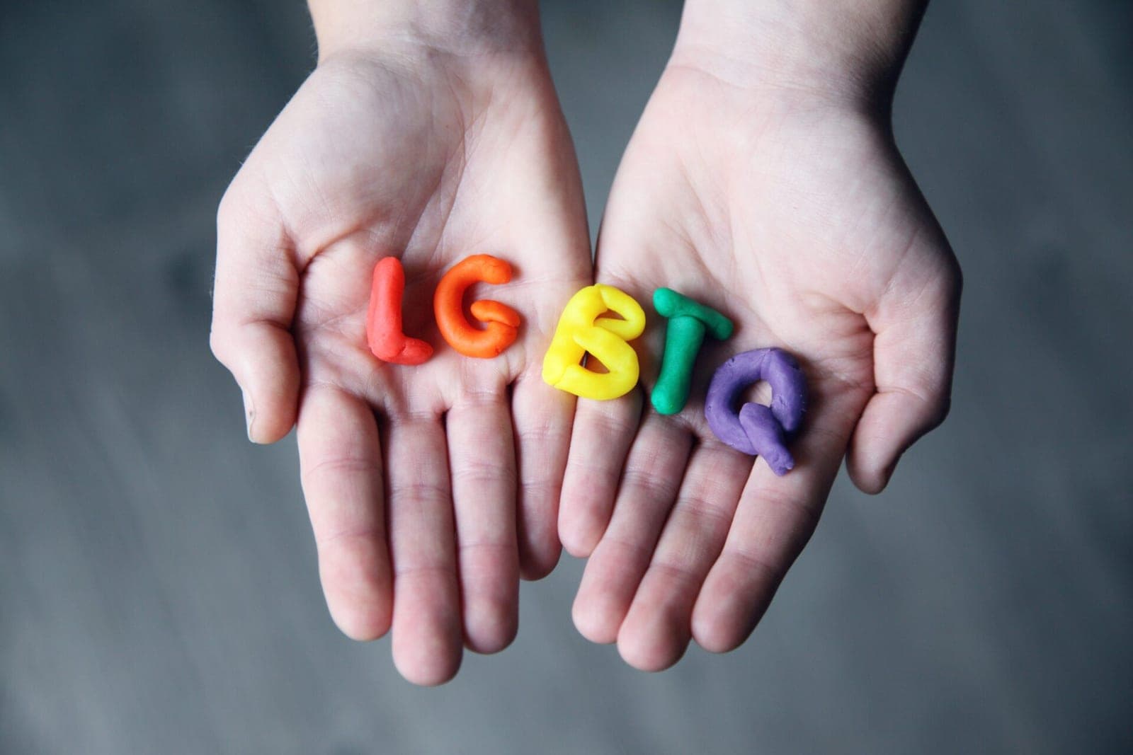 Pasibaigusios „Kaunas Pride“ eitynės: sulaikyti 22 asmenys, o Kaunas gavo naują „herbą“