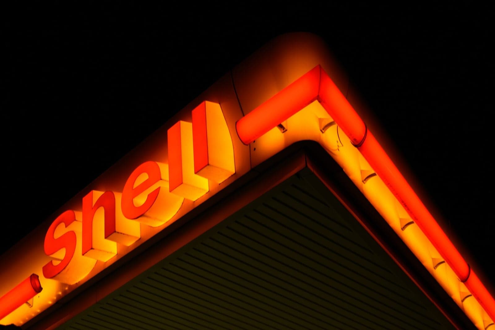 Tvari energetika: „Shell“ degalinių tinklas teigia, kad Kinijoje veikia vienas didžiausių „agregatų“, vandenį verčiančių į vandenilį