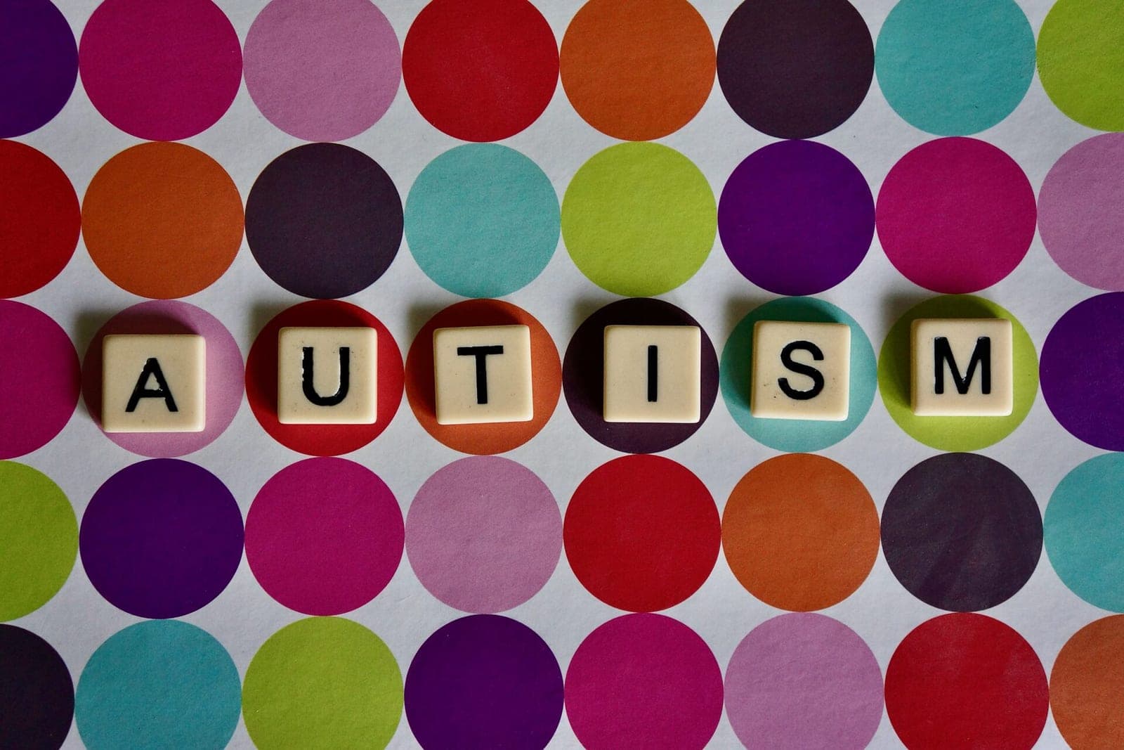 Autizmo spektro sutrikimas – šokas ir mitais apgaubta diangnozė