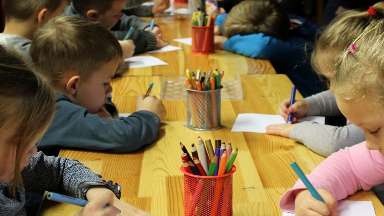 Ką rinktis – valstybinį ar privatų darželį? Pagrindiniai pliusai ir minusai