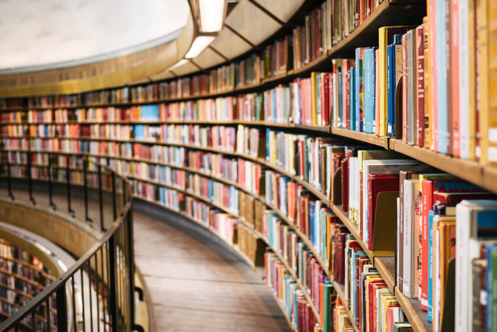 Tabu temos literatūroje gali priversti visuomenę tobulėti