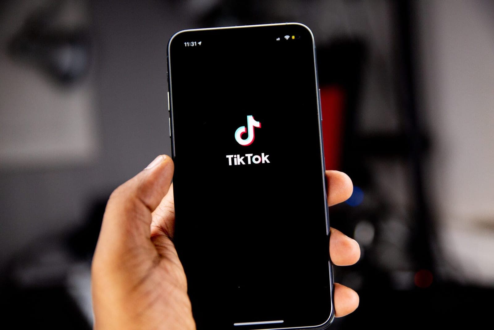 Jaunimo širdis Lietuvoje vis labiau pavergia „Tik Tok“: ne tik maivymasis, bet ir galimybės verslui