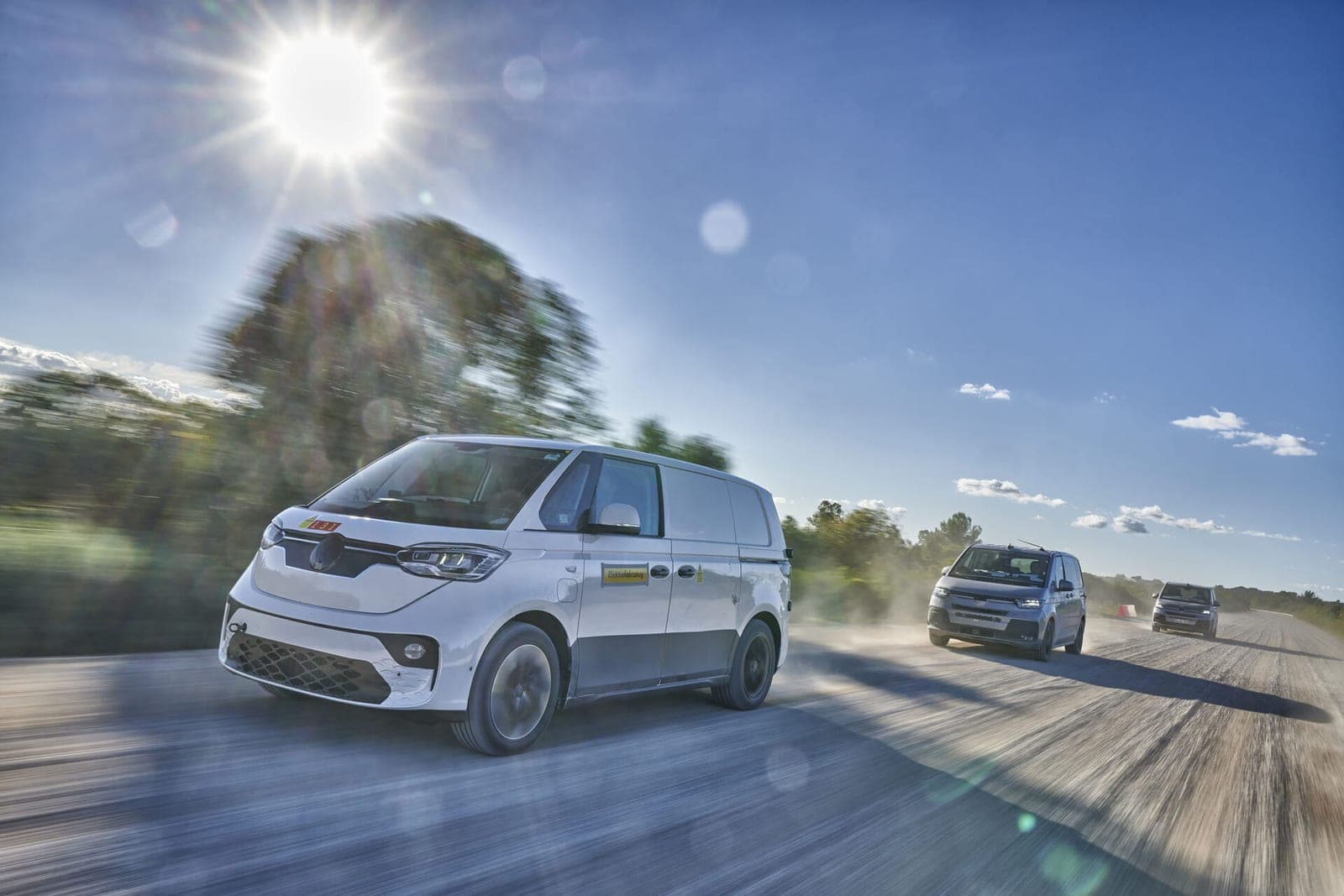 „Volkswagen“ parodė, kaip buvo sukurtas elektrinis autobusiukas „ID.Buzz“