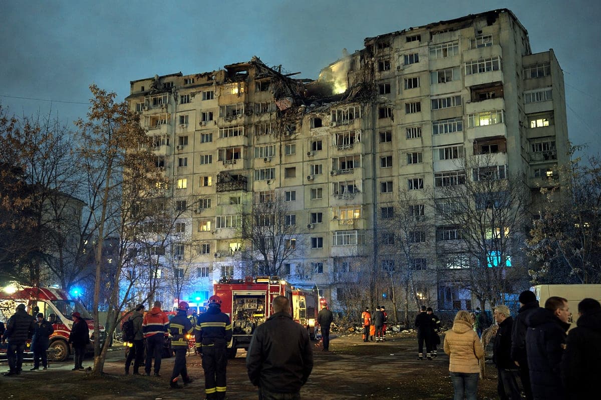 Rusijos dronas rėžėsi į daugiabutį Rumunijoje: karas Ukrainoje vėl peržengė NATO sieną
