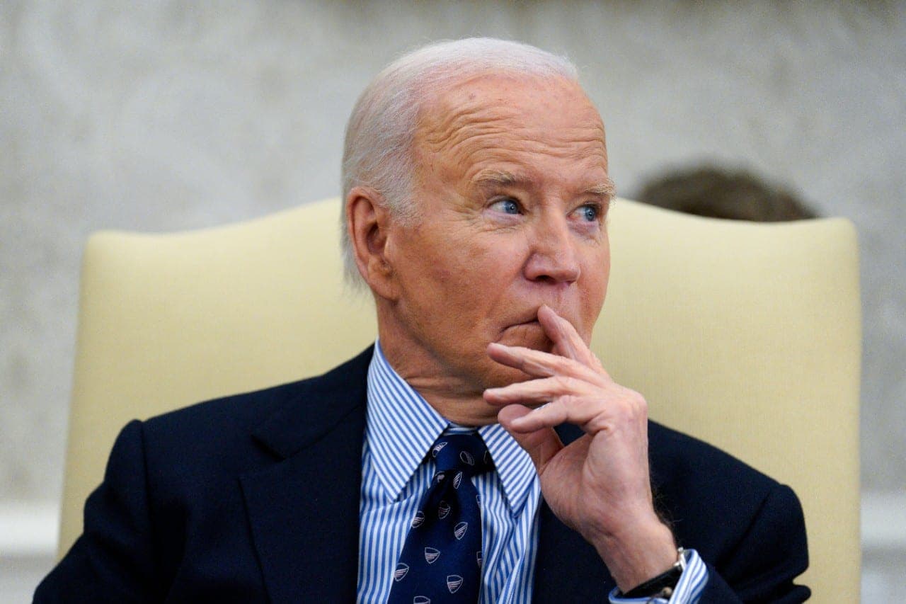 Besitraukiantis Dž. Bidenas paliks D. Trumpui neatidėliotinų darbų