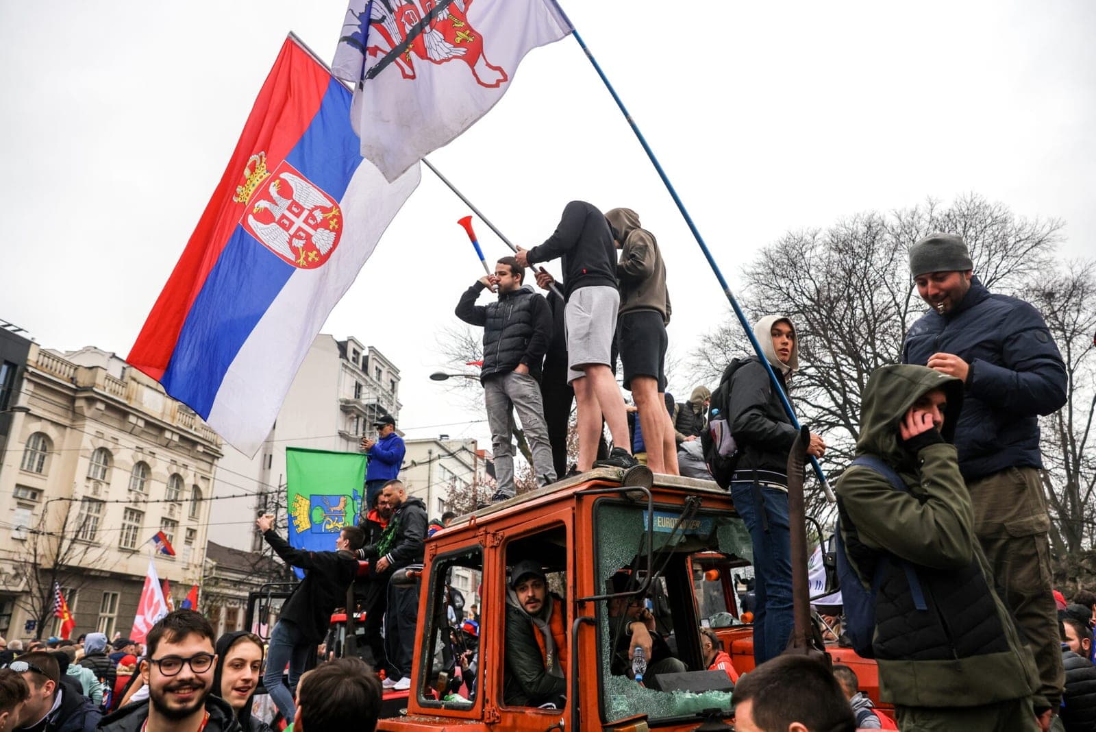 Masiniai protestai Belgrade: valdžia mato spalvotosios revoliucijos ženklus