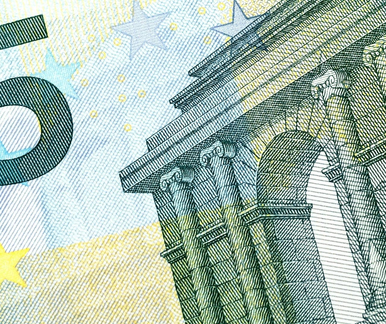 Sukčių meilės pinklės: kaip nelikti su tuščia sąskaita ir sudaužyta širdimi?
