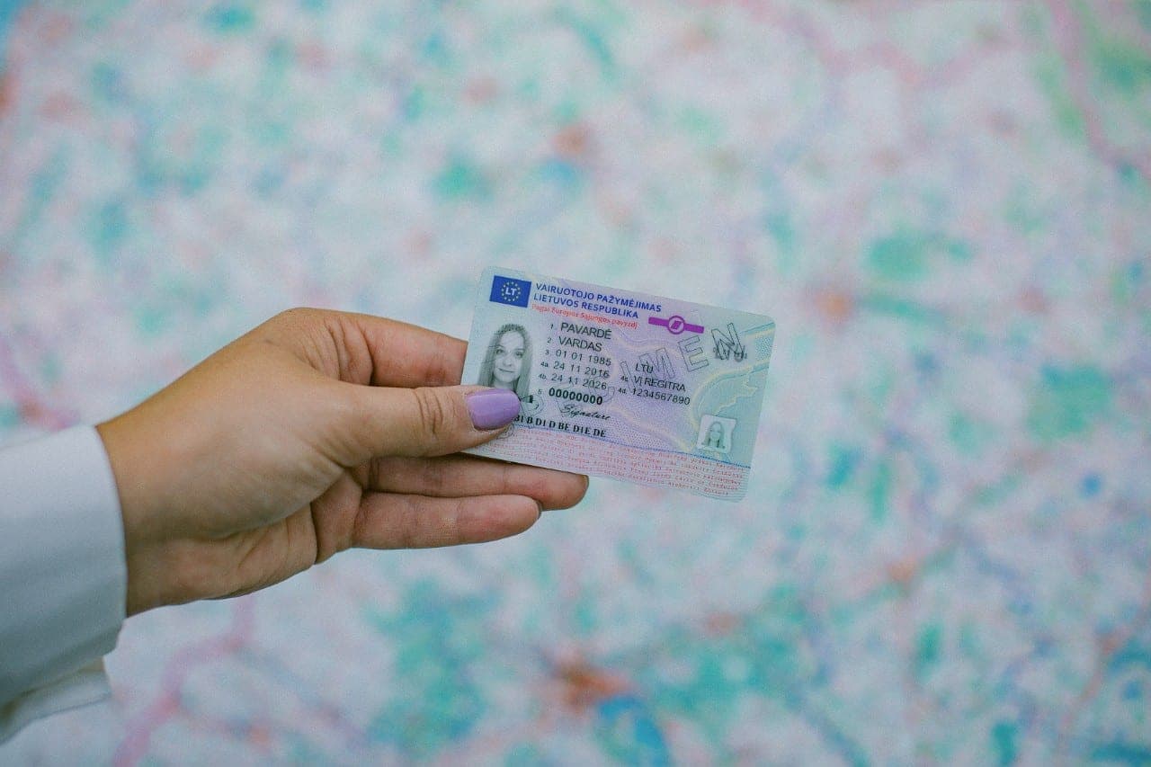 Pradedami testuoti elektroniniai vairuotojo pažymėjimai su QR kodu