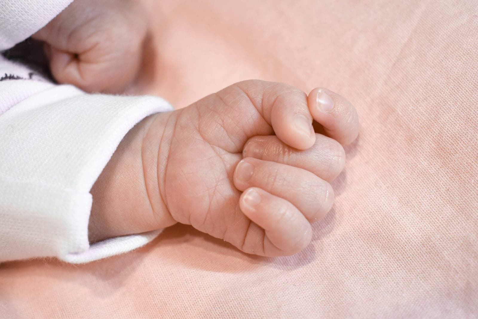 Pasisakė Alytuje mirusio kūdikio mama: galimai buvo prispaustas