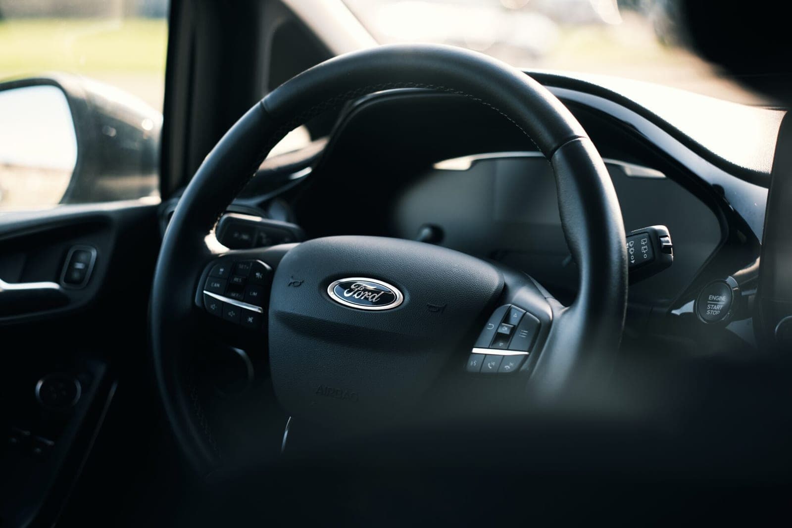 Princesės Dianos automobilis „Ford“ buvo parduotas už įspūdingą sumą