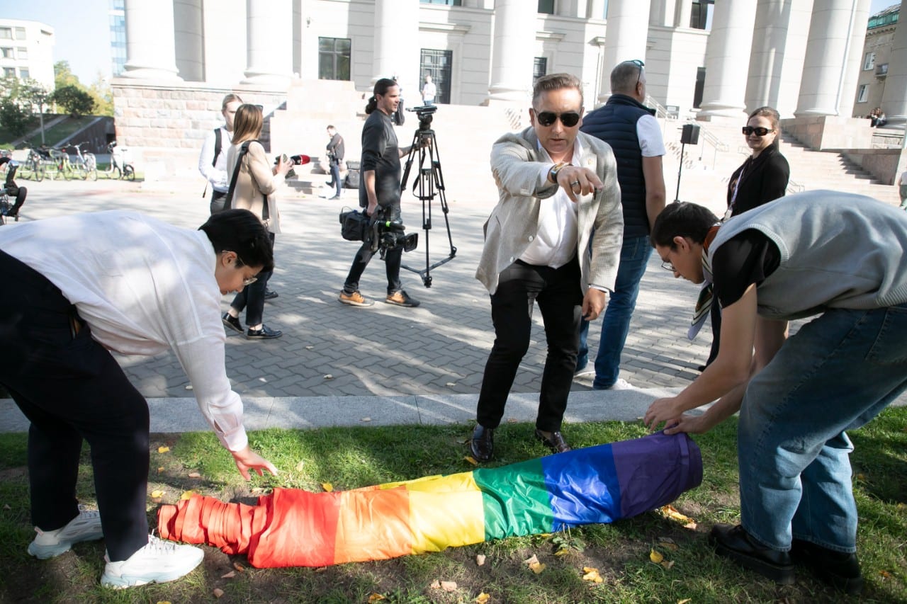LGBT