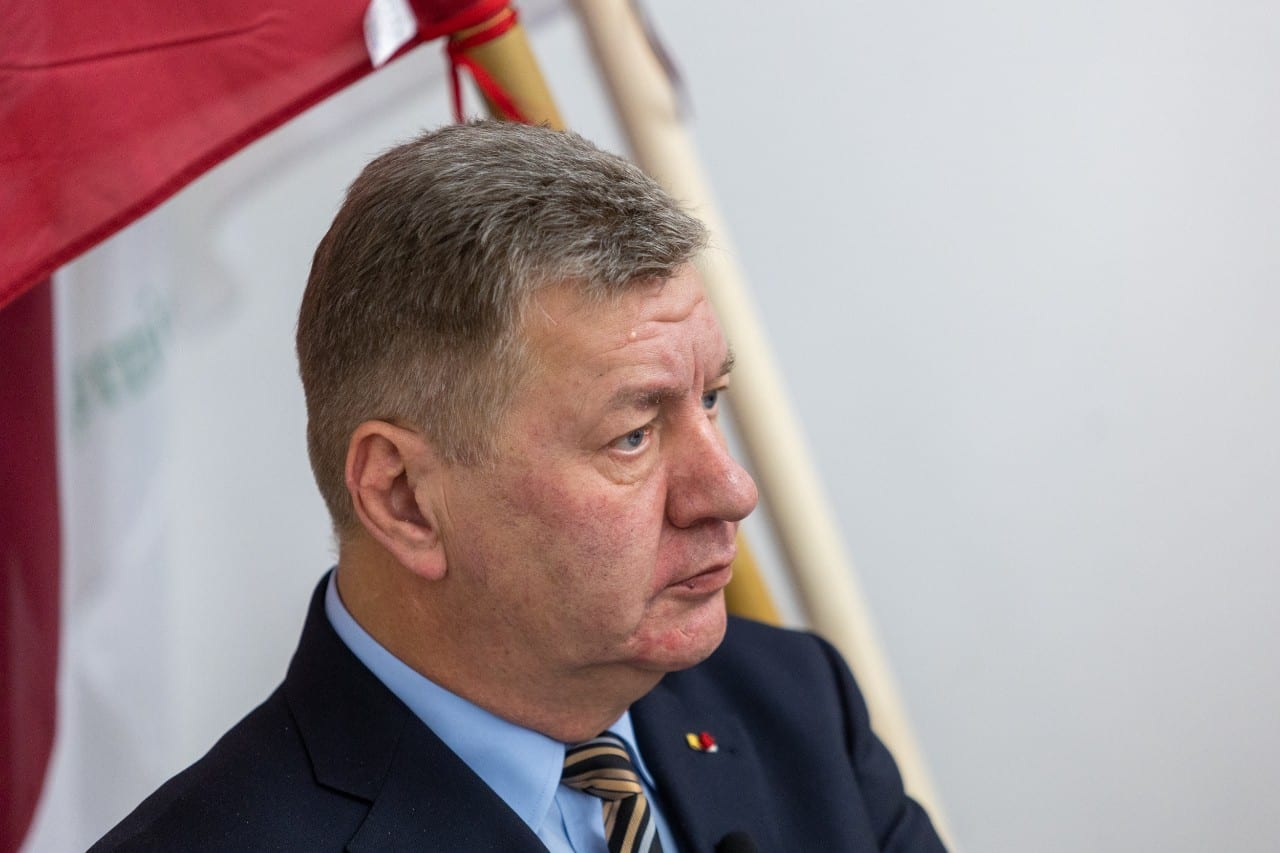 V. Tutkus