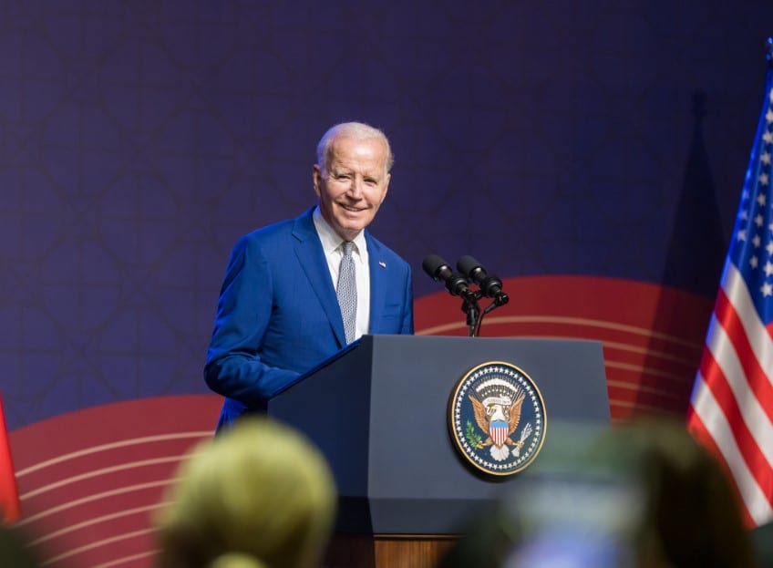 J. Bidenas