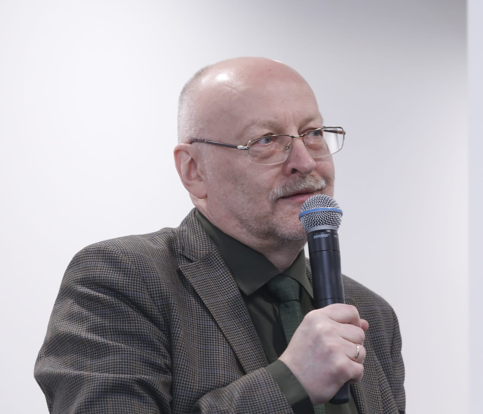R. Valatka