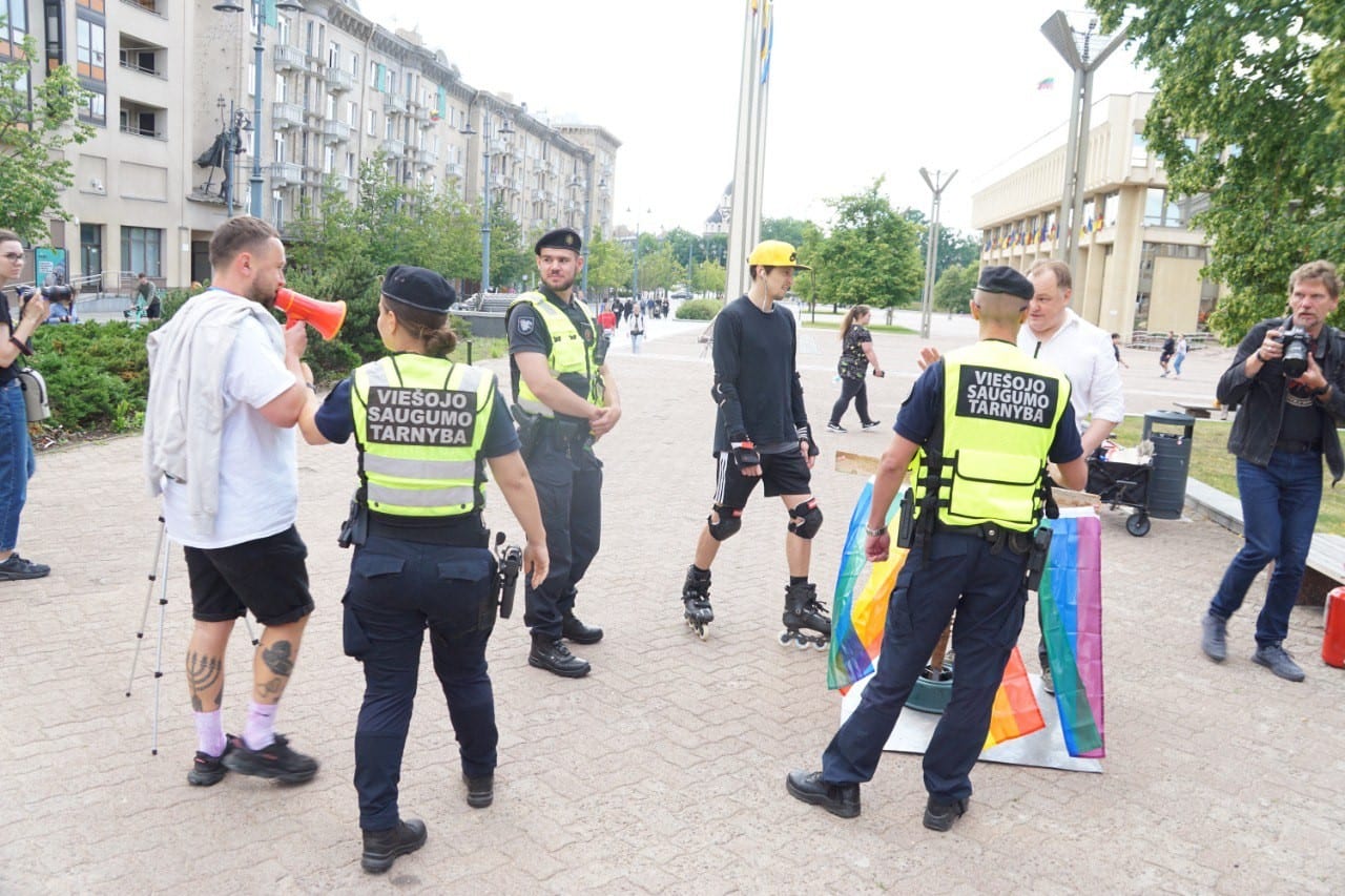 LGBT eitynės