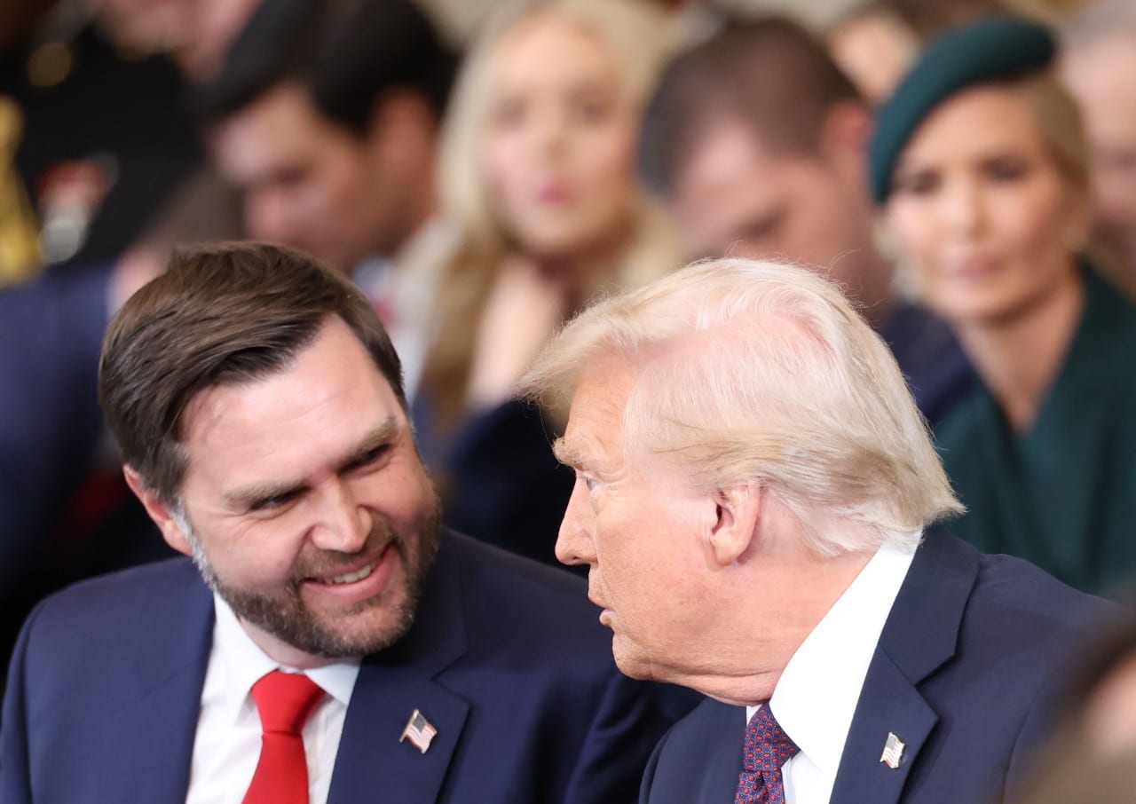 J. D. Vance'as, D. Trumpas