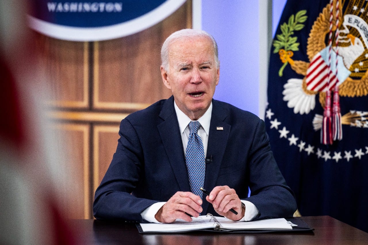 J. Bidenas