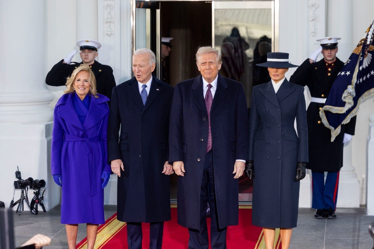 J. Bidenas ir D. Trumpas su savo žmonomis