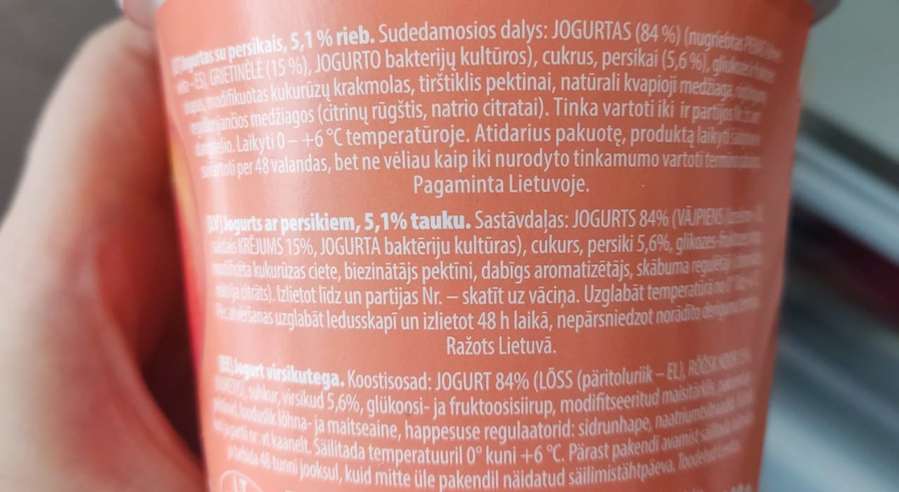 Jogurtas su persikais