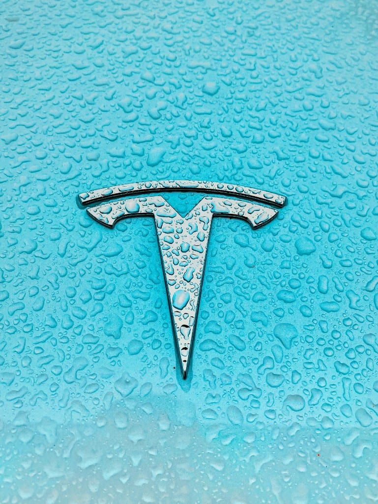„Tesla“