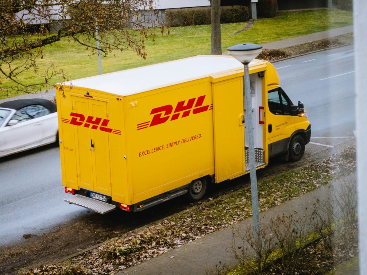 DHL