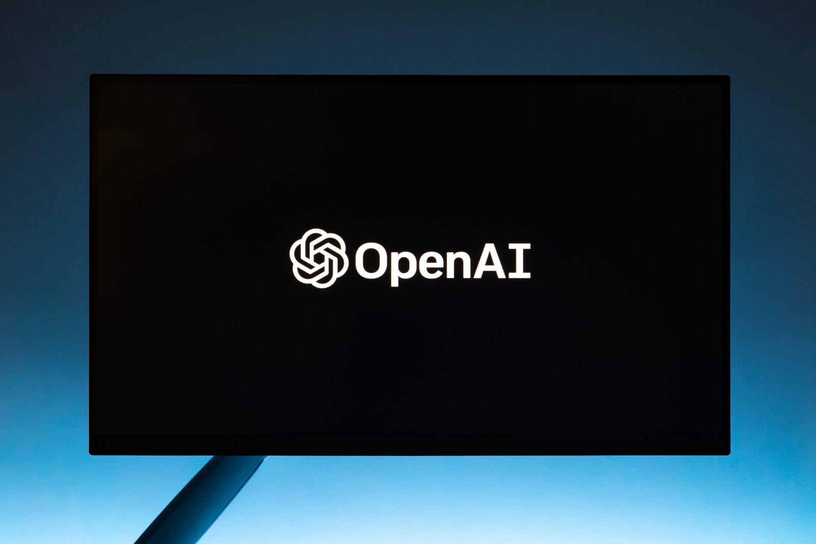 „OpenAI“ sėkmė neša populiarumą